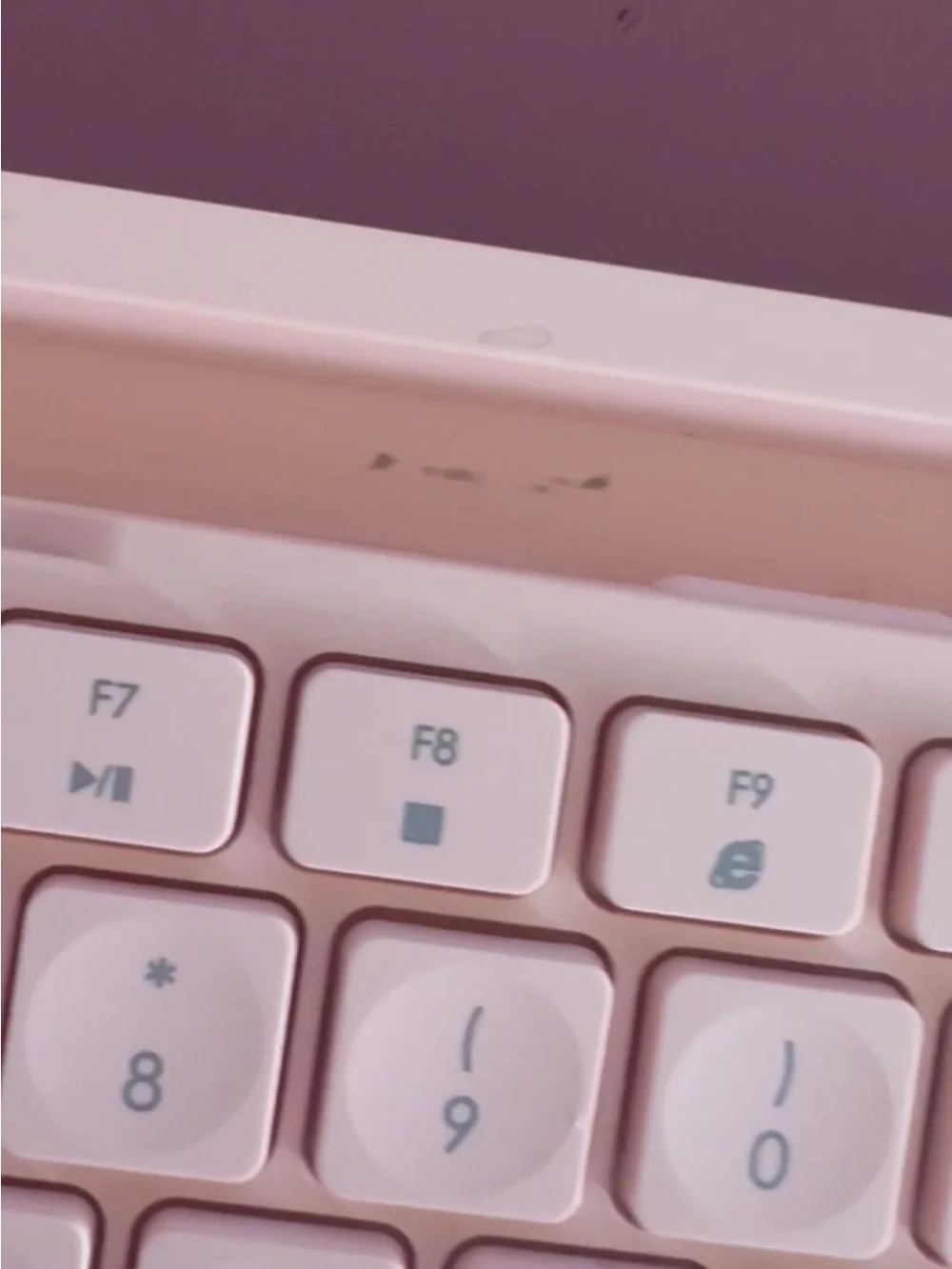 WisFox Wireless Keyboard and Mouse Combo - Pink